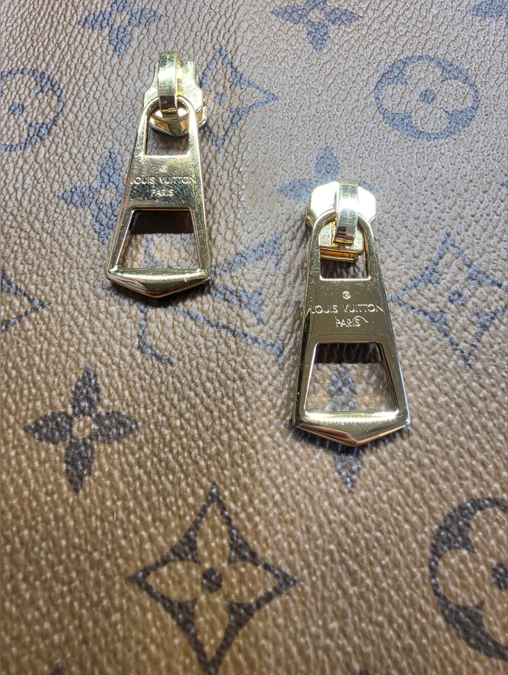 Louis Vuitton Gold Zipper Pulls - Set of 2